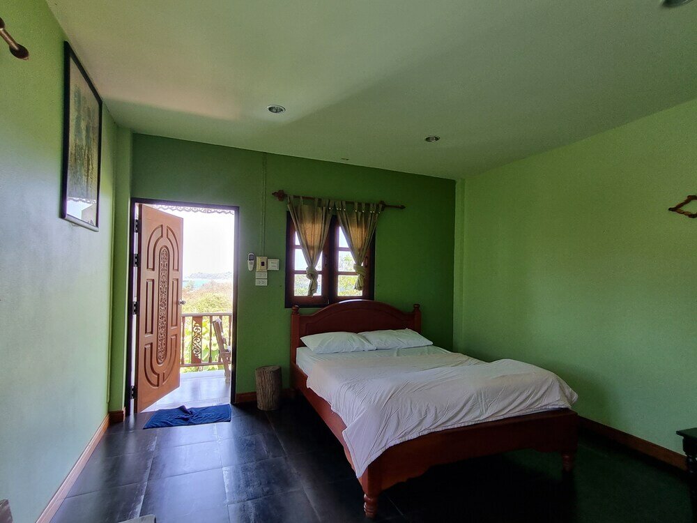 Фото Sawasdee Sichang Resort