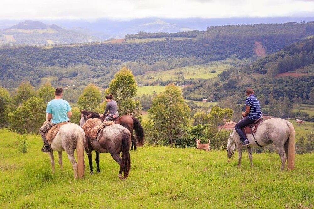 Фото Pousada Chalés Vale do Rio do Boi