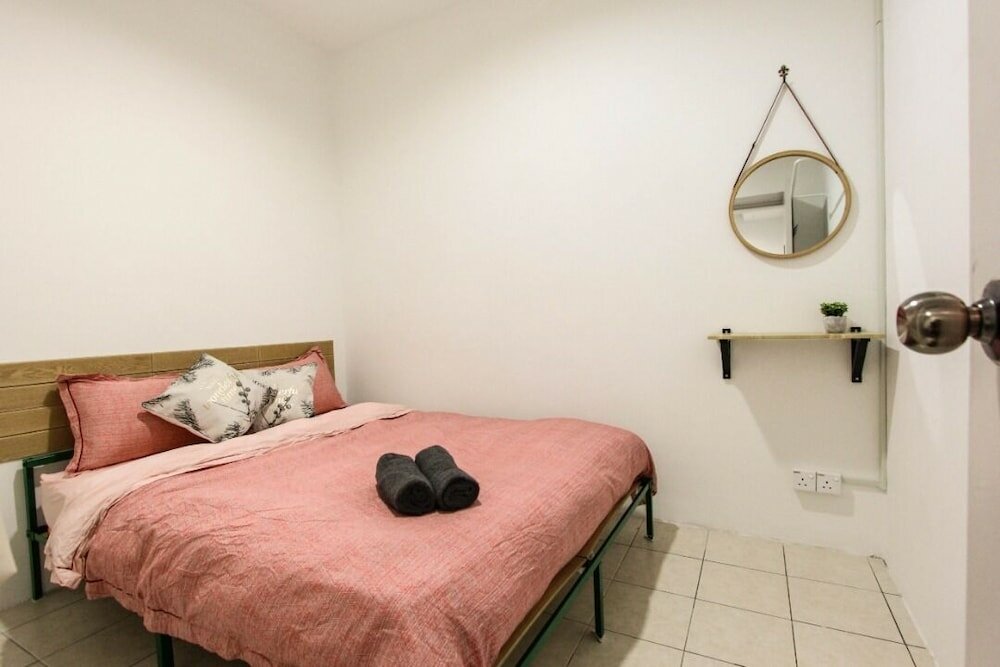 Фото Taragon Bintang Suites by StayHub Type 1