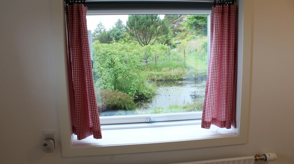 Фото Red Robin - Vacation homes next to Svartifossur waterfall