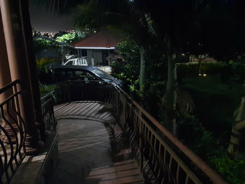 Фото Airport Side Hotel Entebbe