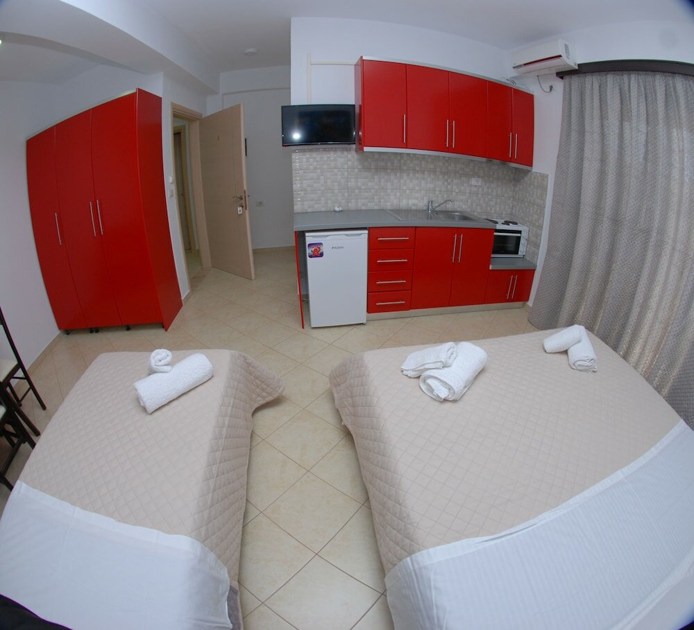 Фото Atlantis Hotel & Apartments