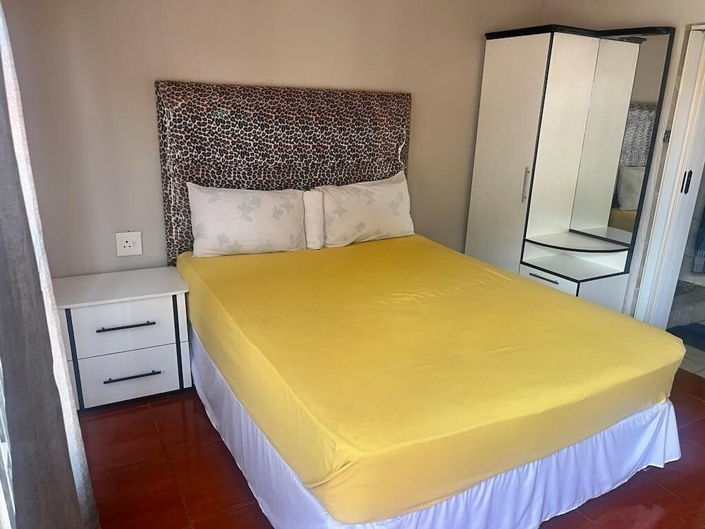 Фото Ecogreen Guesthouse