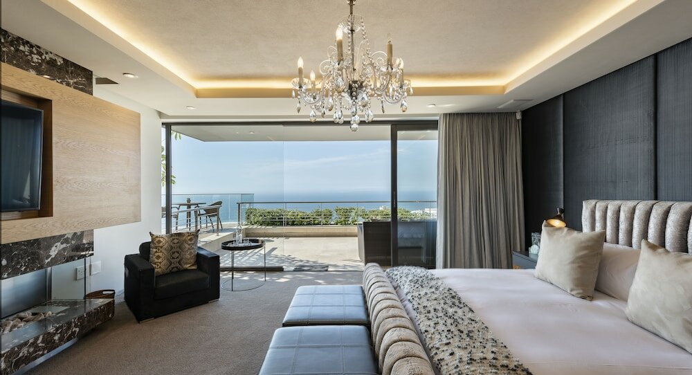 Фото Moondance Villa & Suites