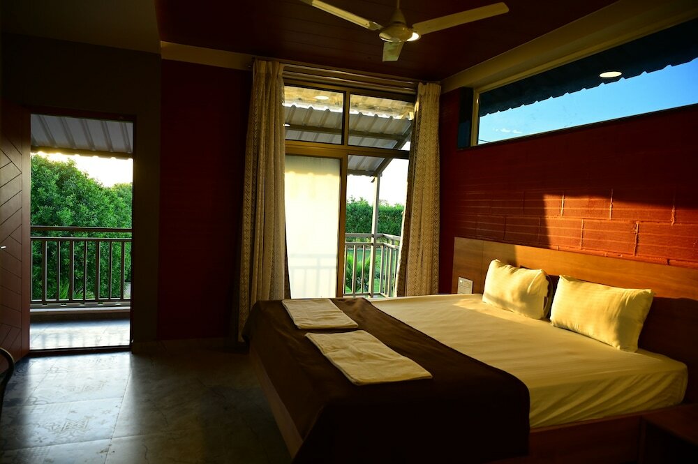 Фото Hotel Parth Residency