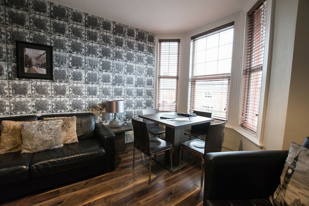 Фото 50 Bootham Crescent