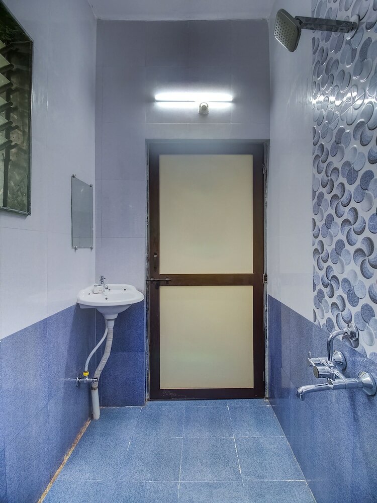 Фото Oyo 46175 Blue Lotus Club And Resorts