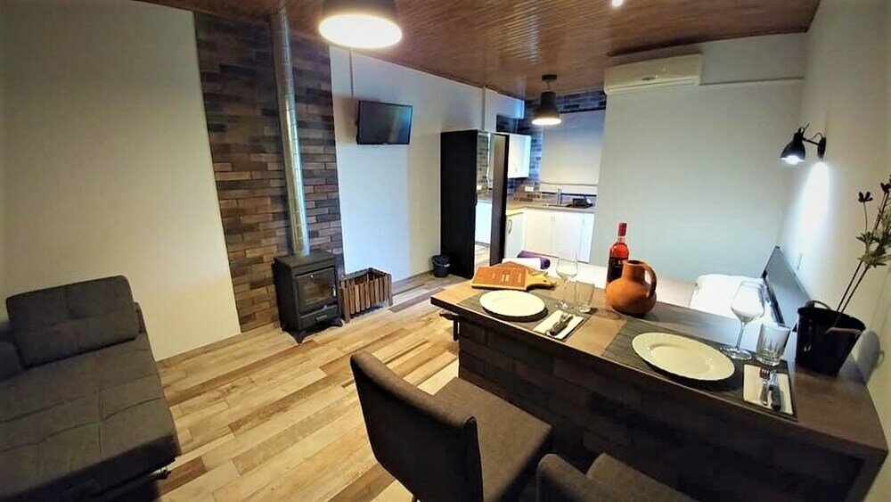 Фото Perneia Rooms