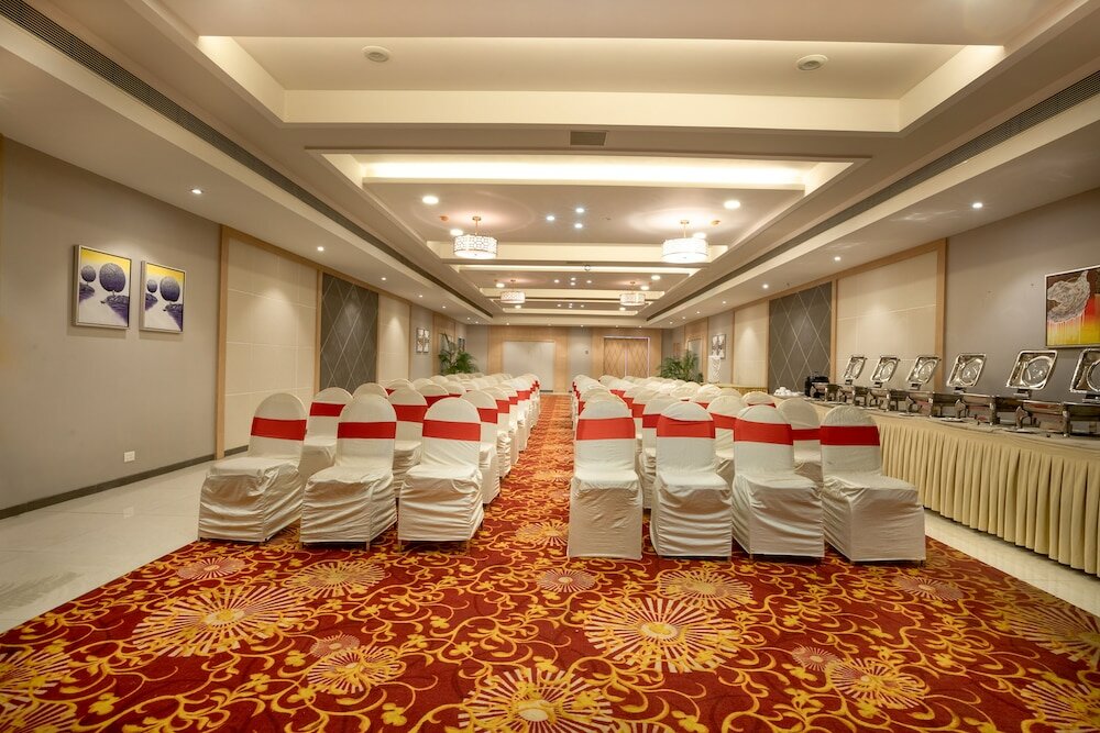 Фото Hotel Express Inn