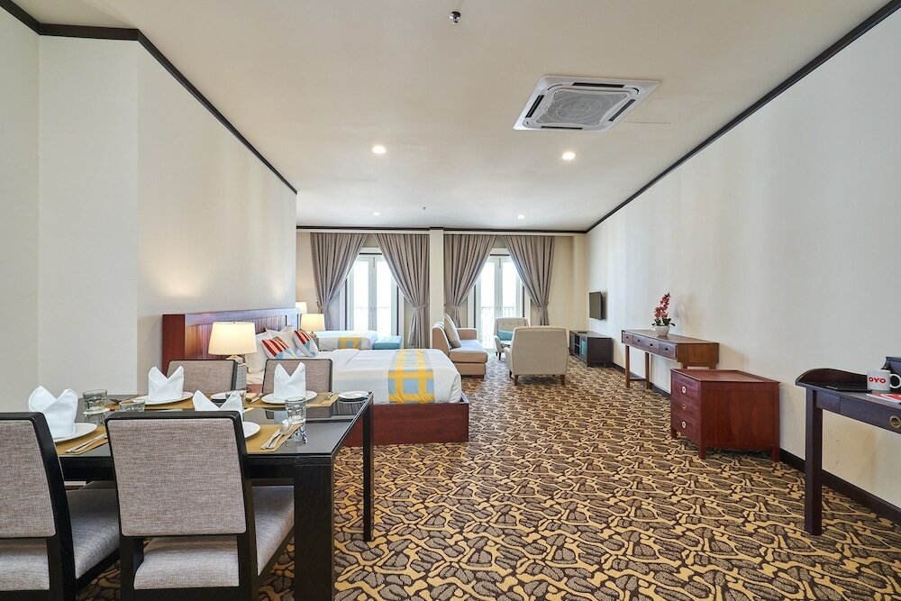 Фото Oyo Home 89378 The Platinum Suites