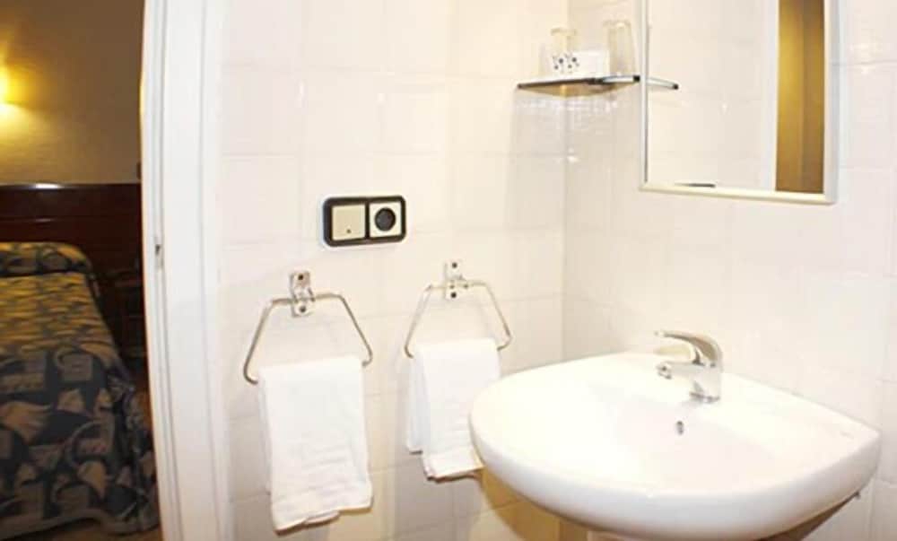 Фото Hostal La Parrilla