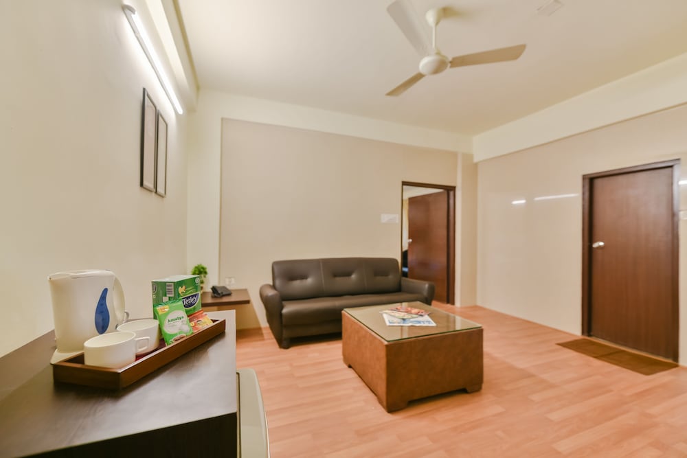 Фото Hotel Roopa