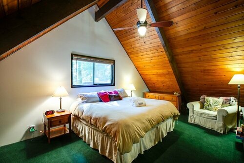 Гостиница Mt. Baker Lodging Cabin 98 - Hot Tub, Pets, Sleeps 6! by Mbl