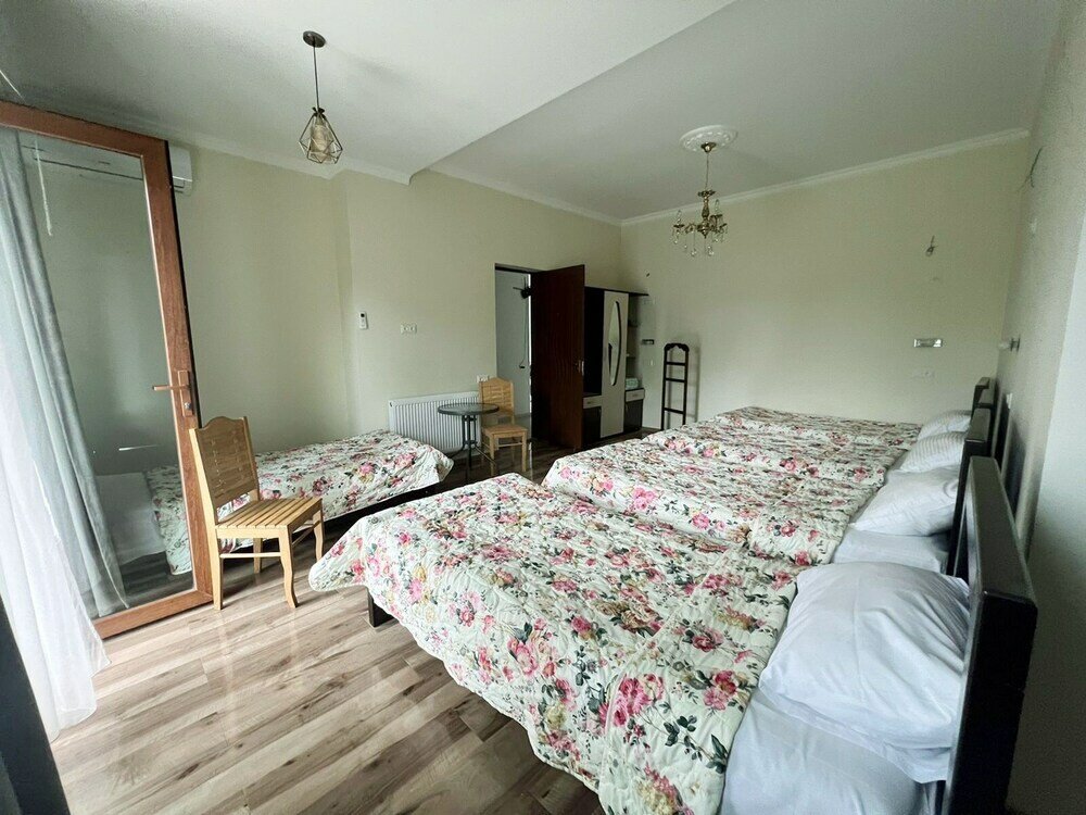 Фото Four seasons in Kutaisi