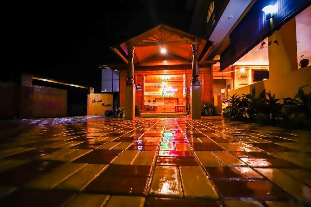 Фото Grand Vatika Resort