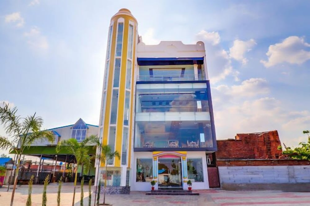 Фото отеля 1