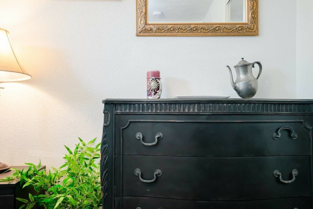 Фото Casa de Henrichs & The Den Spacious Backyard