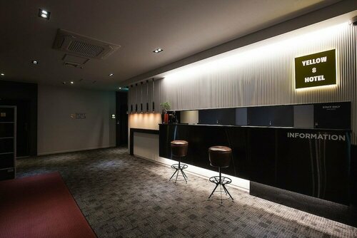 Гостиница Yellow 8 Hotel в Кояне