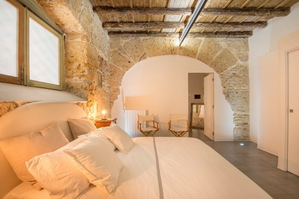 Фото Stylish house in front of Casa Professa