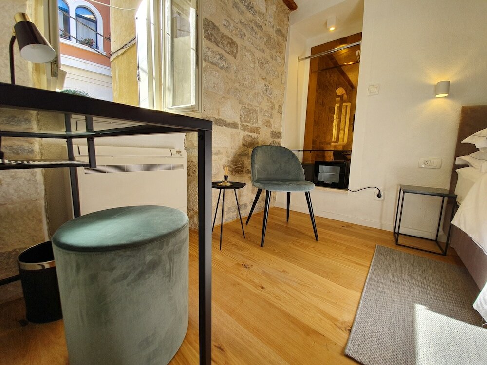 Фото The Suites at Central Split