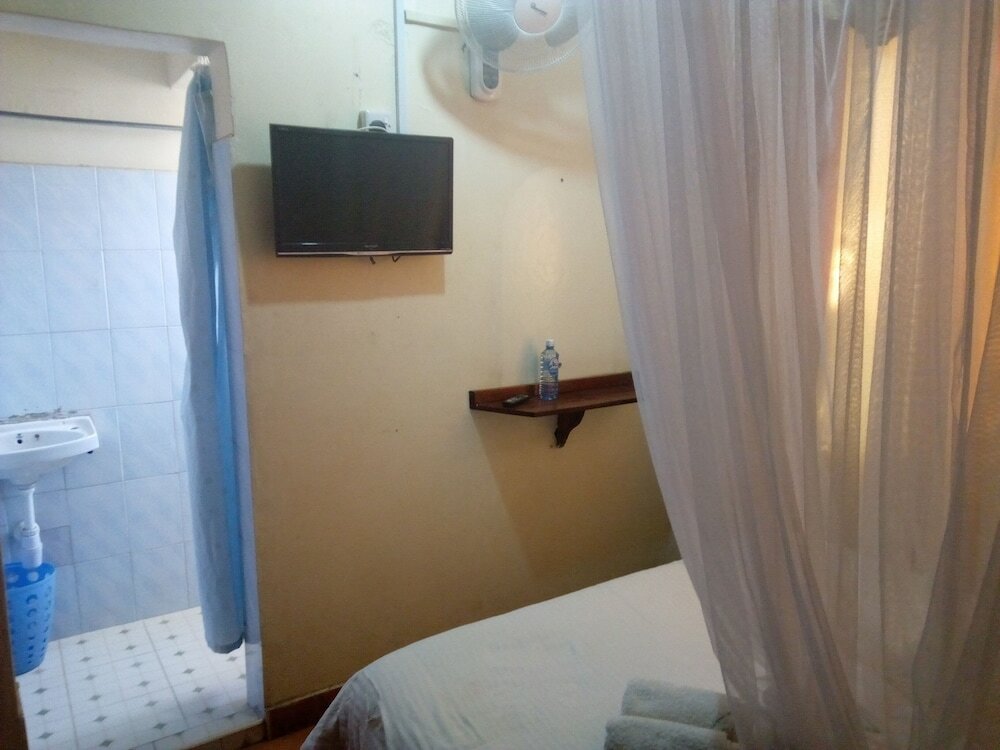 Фото Shalom Hotel