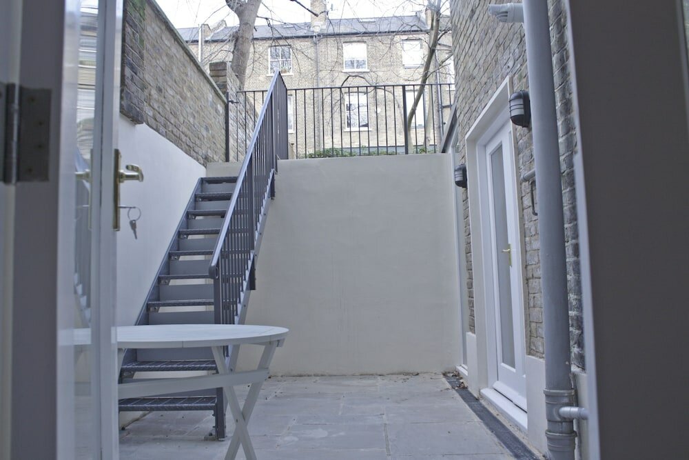 Фото Urban Stay Oxford Gardens Apartments