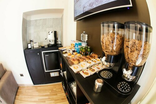 Гостиница Reggia & Dintorni Rooms a Caserta в Казерте