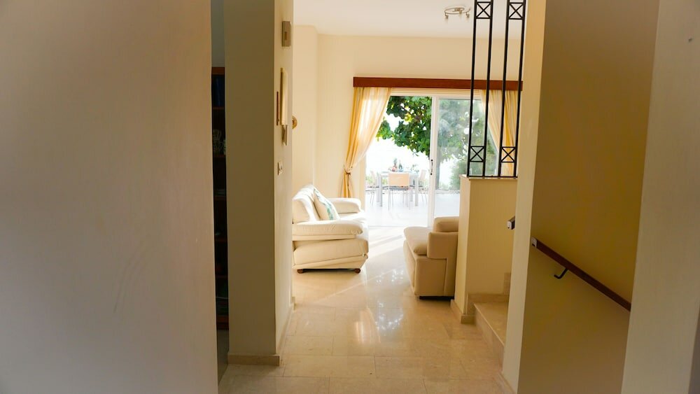 Фото Beachfront Azura Sunrise