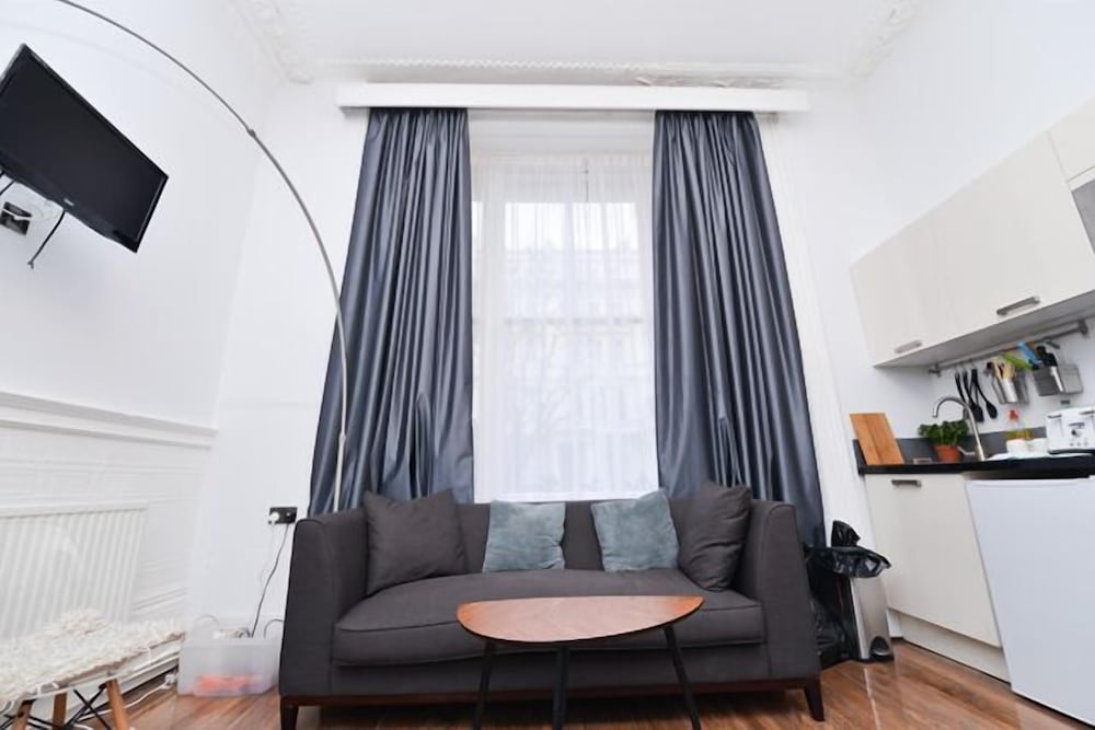 Фото The Dome Hyde Park