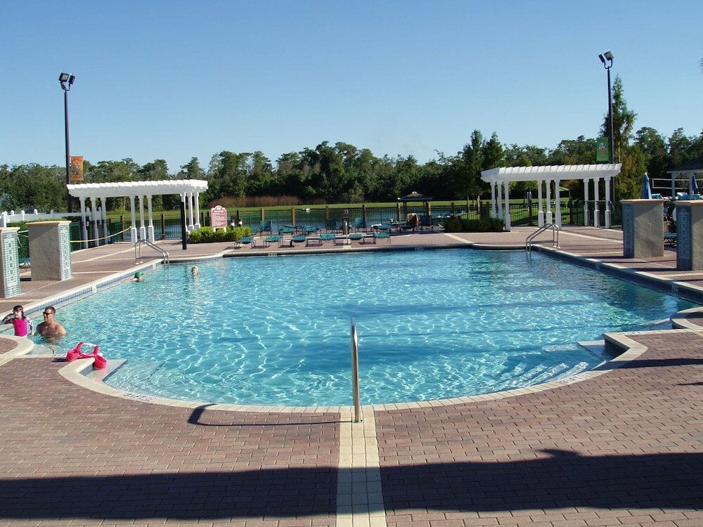 Фото Near Theme Parks! Gorgeous 3 Br Town Home, Splash Park, Pool, Lake, And More!