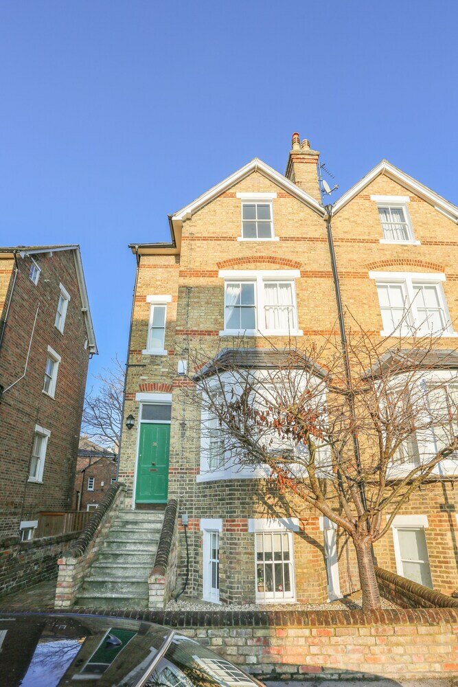 Фото The Glasshouse Escape - 5bdr Victorian Jewel with Modern Twists in Jericho