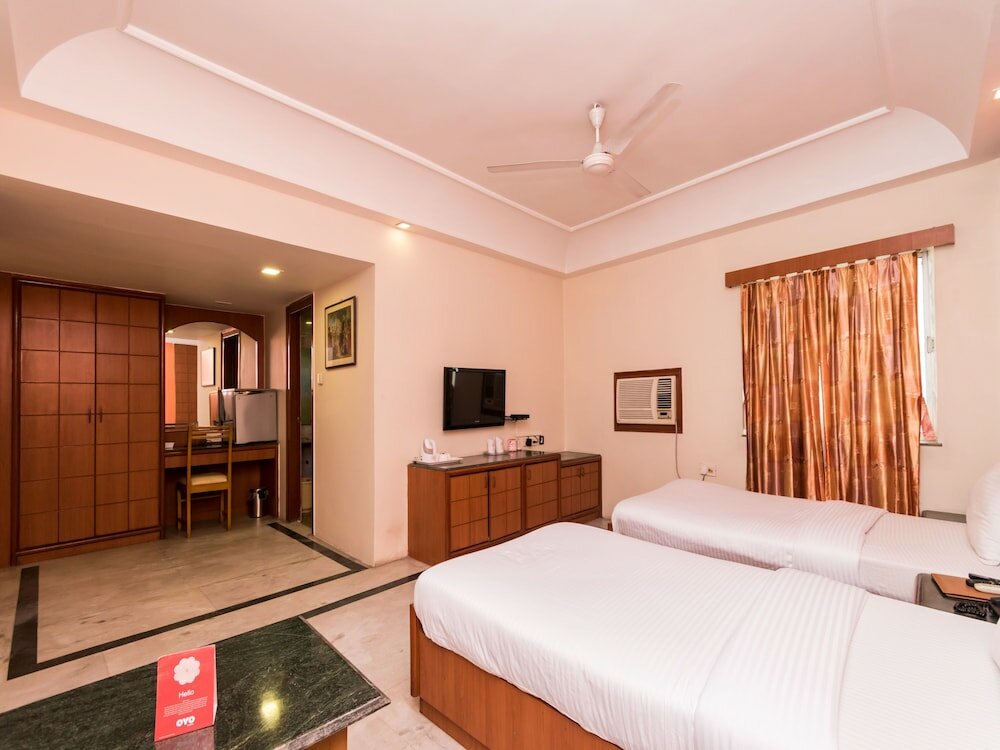 Фото Oyo 9182 Kings Crown Hotel