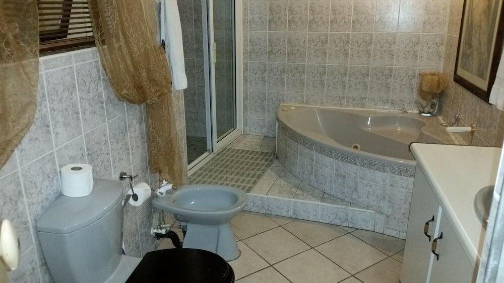 Фото Hillbillion Estate