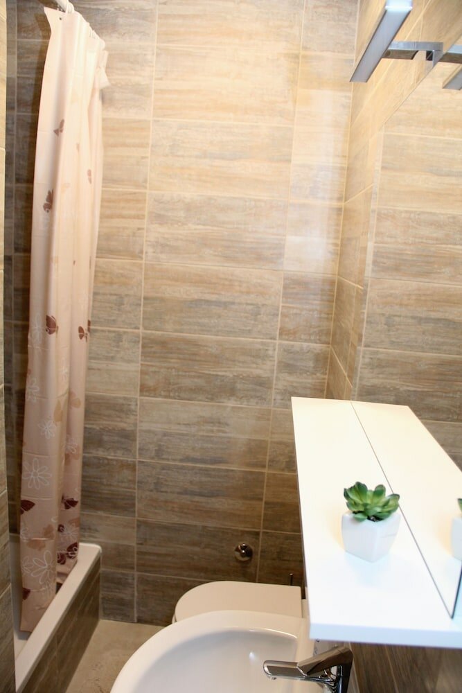 Фото Old Theatre Rooms and Apartments