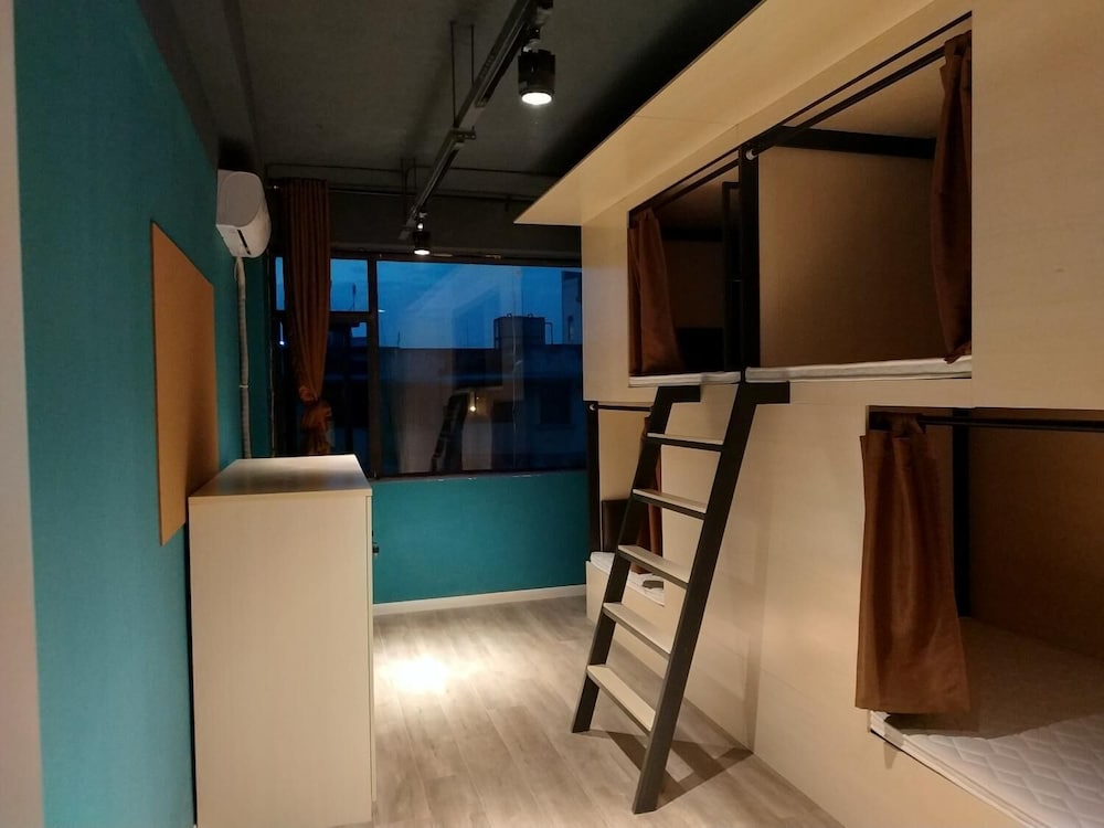 Фото Wutongli Youth Hostel