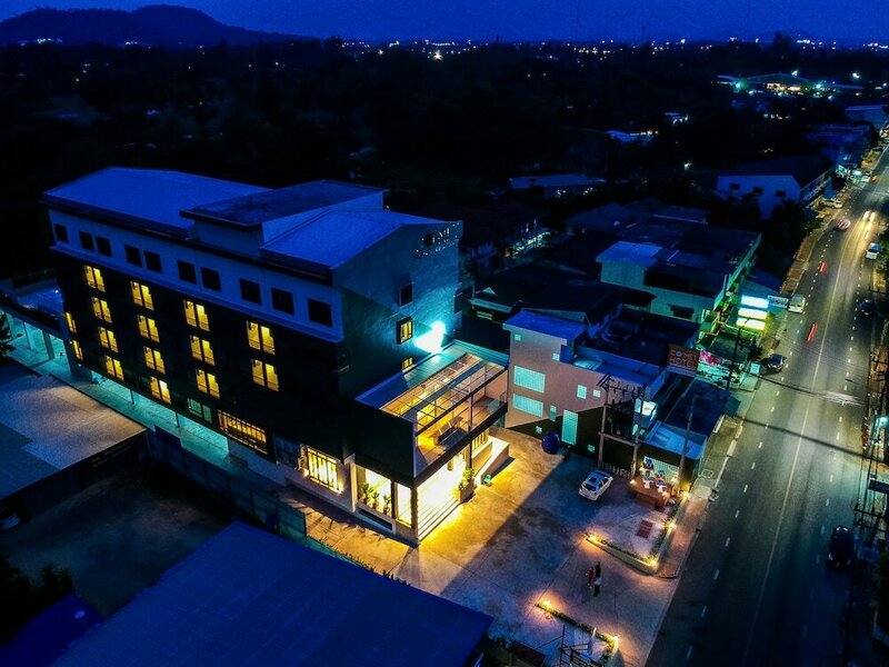 Гостиница Comet Hotel Suratthani