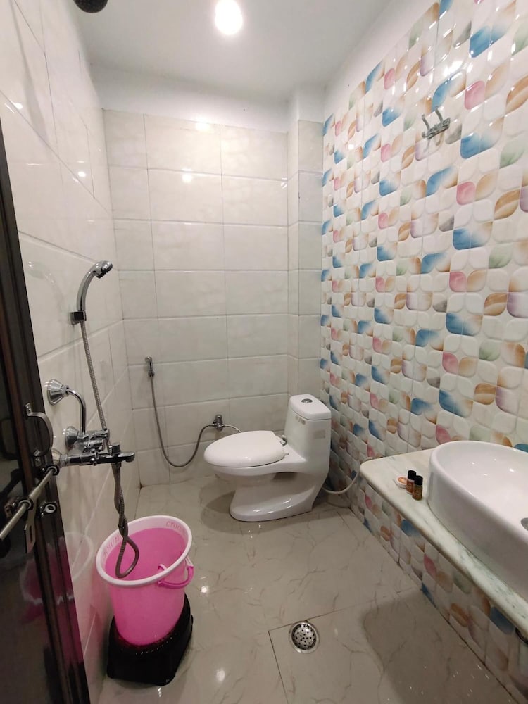 Фото Hotel Shivratri Guest House