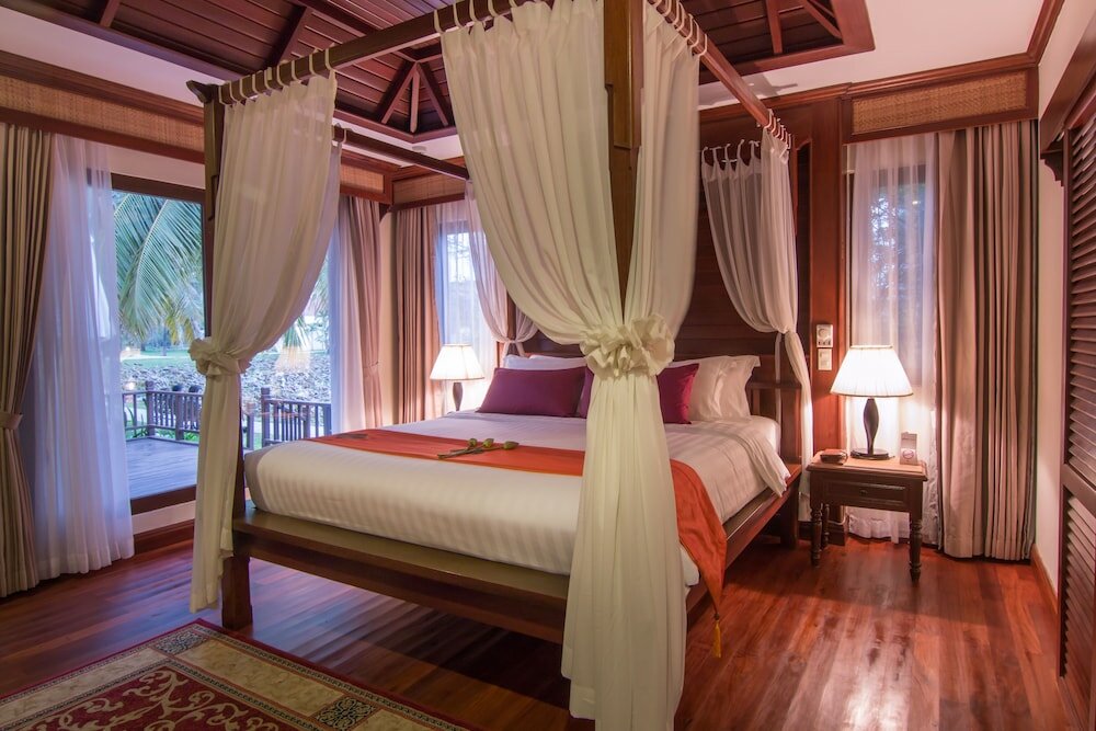 Фото Angkor Palace Suite & Villa