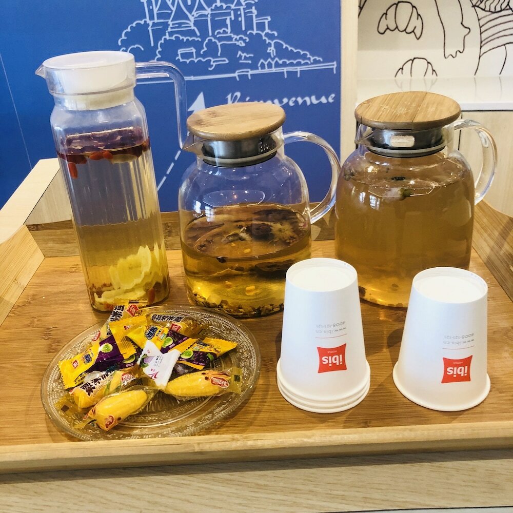 Фото Ibis Chengdu East Railway Station Hotel