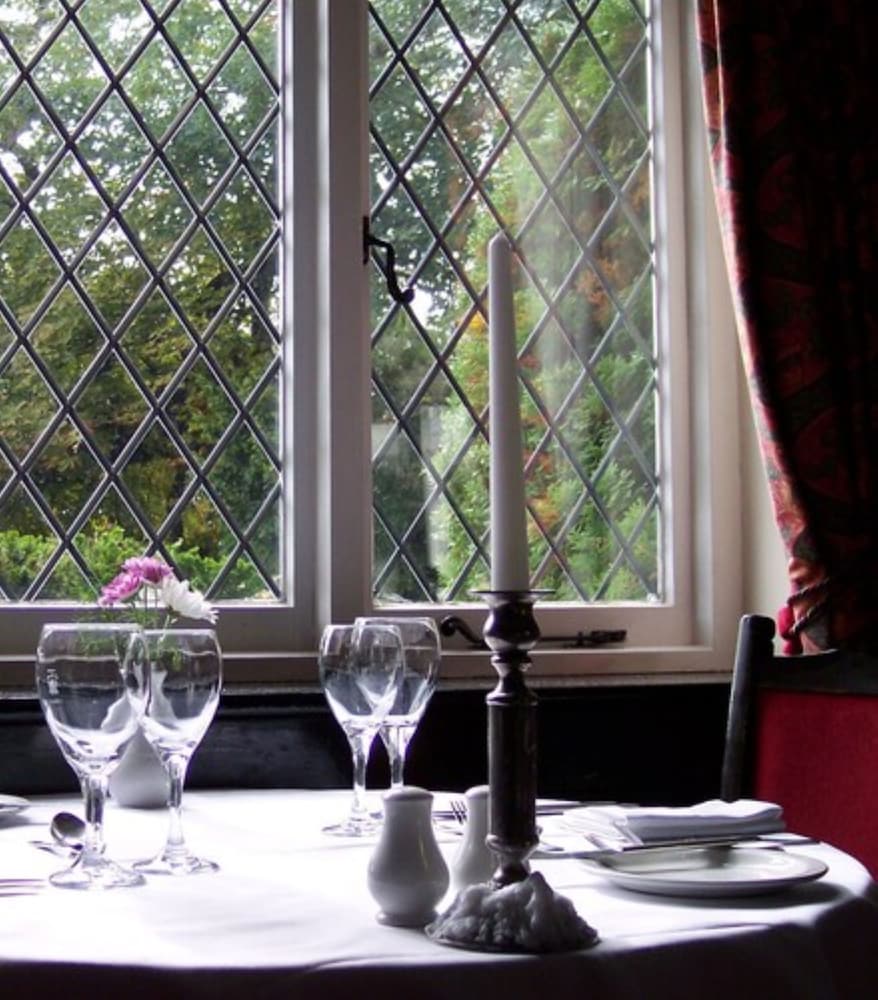 Фото The Brickwall Hotel