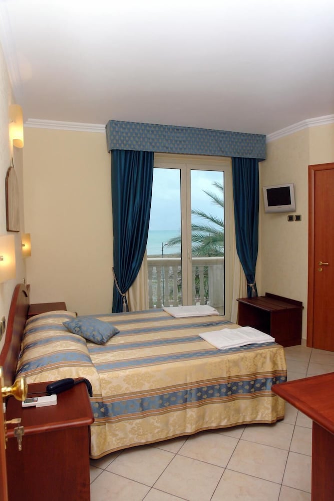 Фото Hotel Cridda