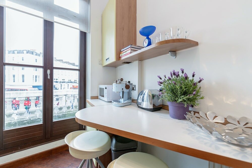 Фото South Ken Apartment by BaseToGo