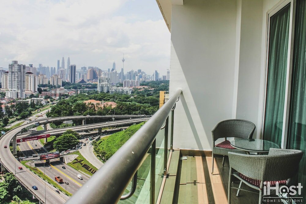 Фото Royal Regent Condominium by iHost