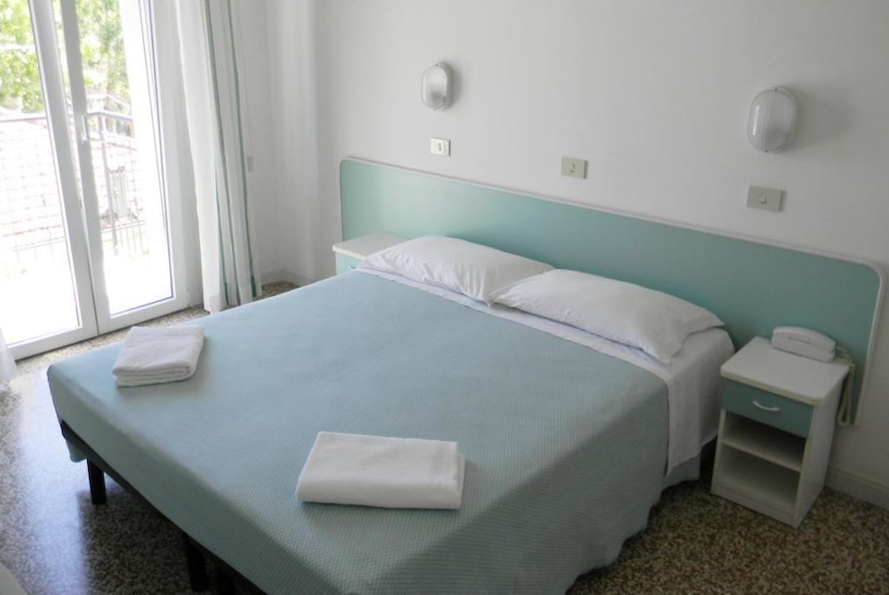 Фото Hotel Urania