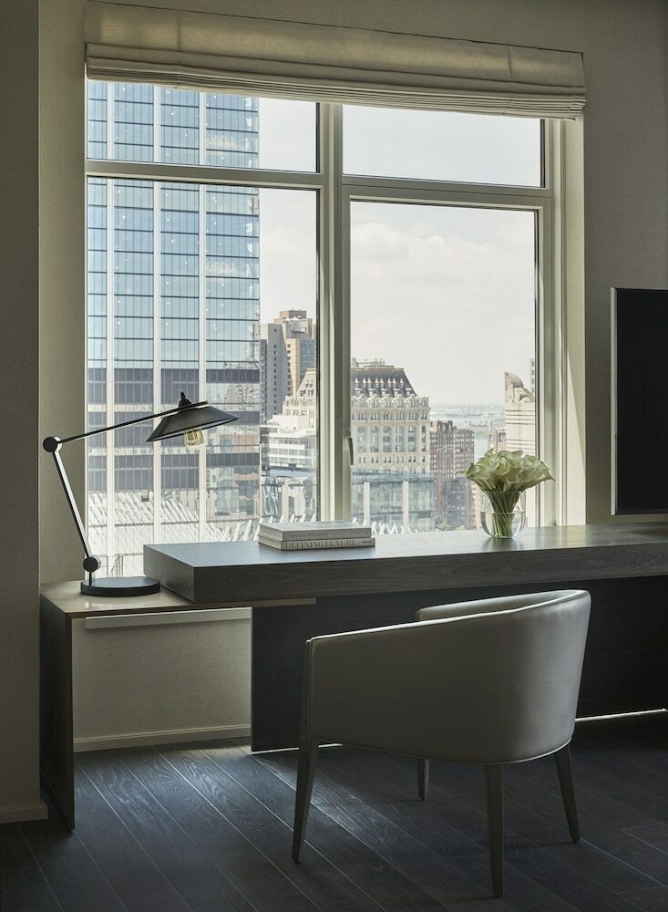 Фото Four Seasons Hotel New York Downtown