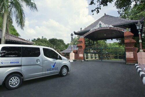 Гостиница Verse Hotel Cirebon
