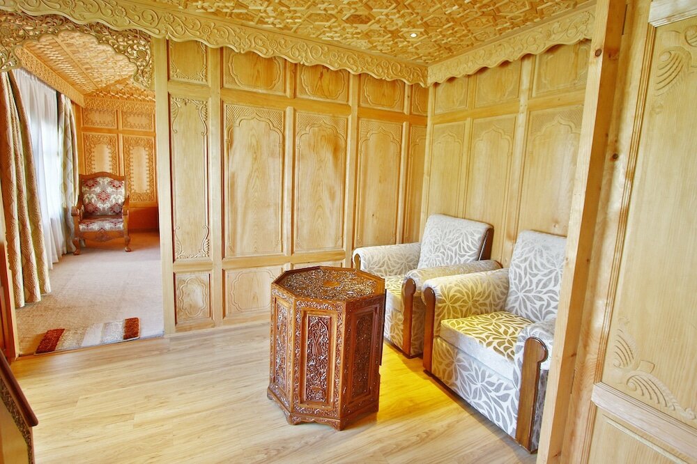 Фото Mascot Houseboats