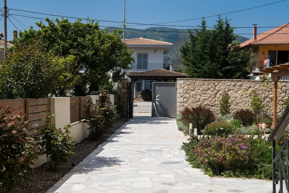 Фото Christina Studios