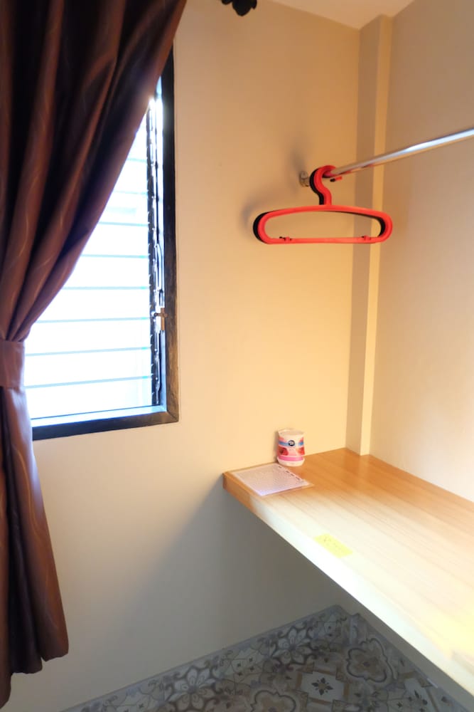 Фото Warm Well Hostel Kanchanaburi