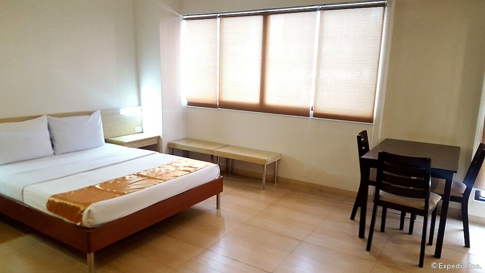 Фото M Suites Hotel